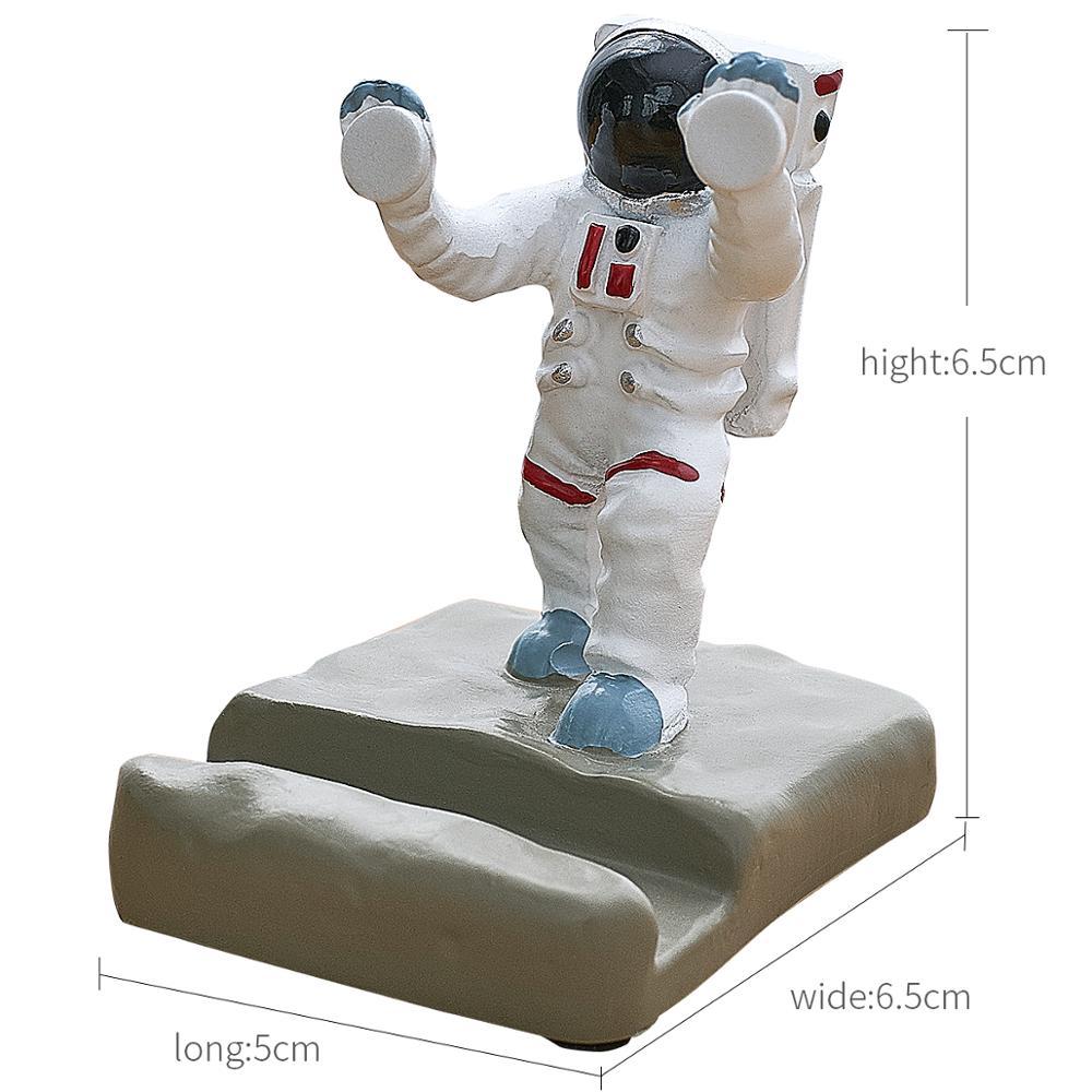 Creative Penholder Mobile Phone Stand Resin Astronaut Figurine Home Decoration Office Desk Accessories Practical Desktop Holder