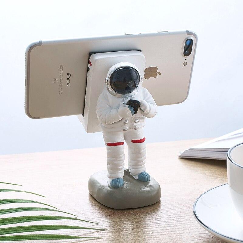 Creative Penholder Mobile Phone Stand Resin Astronaut Figurine Home Decoration Office Desk Accessories Practical Desktop Holder