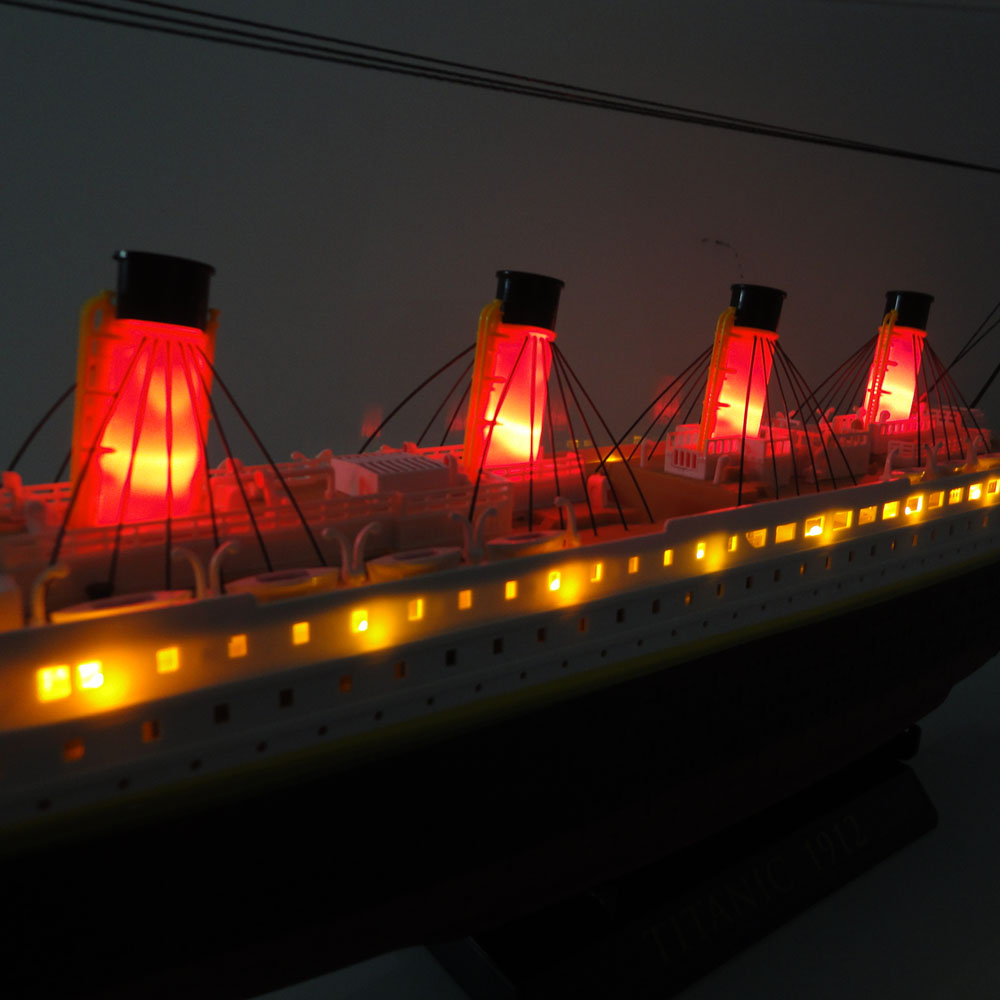 RC Boat 1:325 Titanic Sea Grand Cruise Ship 3D Titanic Century Classic Love Story RC Boat High Simulation Ship Model Toys