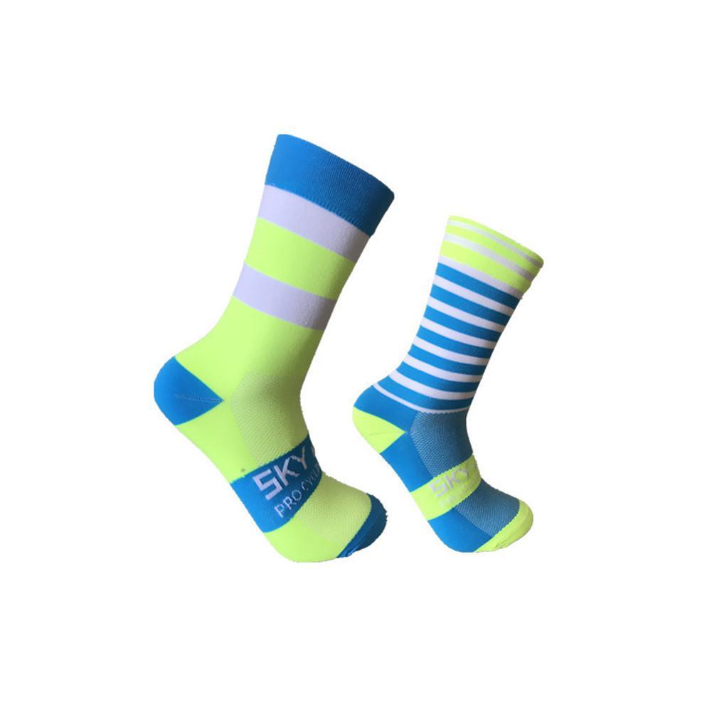 High Quality Chinlon Sports Outdoor Cycling Socks Left and Right Feet Wave Point Striped Bikes Socks Calcetines Ciclismo