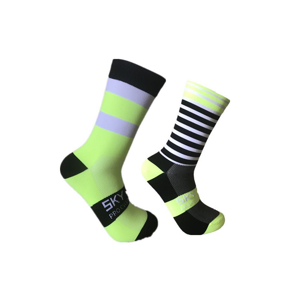 High Quality Chinlon Sports Outdoor Cycling Socks Left and Right Feet Wave Point Striped Bikes Socks Calcetines Ciclismo